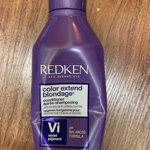 Redken Blondage purple shampoo is a color depositing and protecting shampoo.